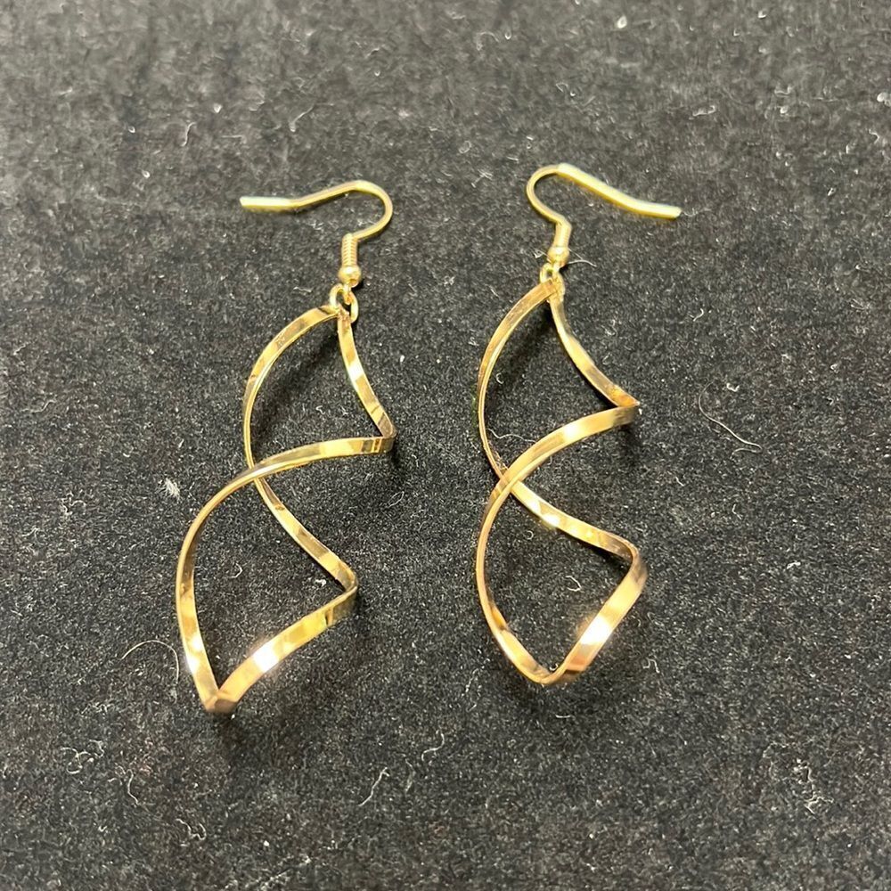 New Spiral Curl Long Dangle Earrings NWOT